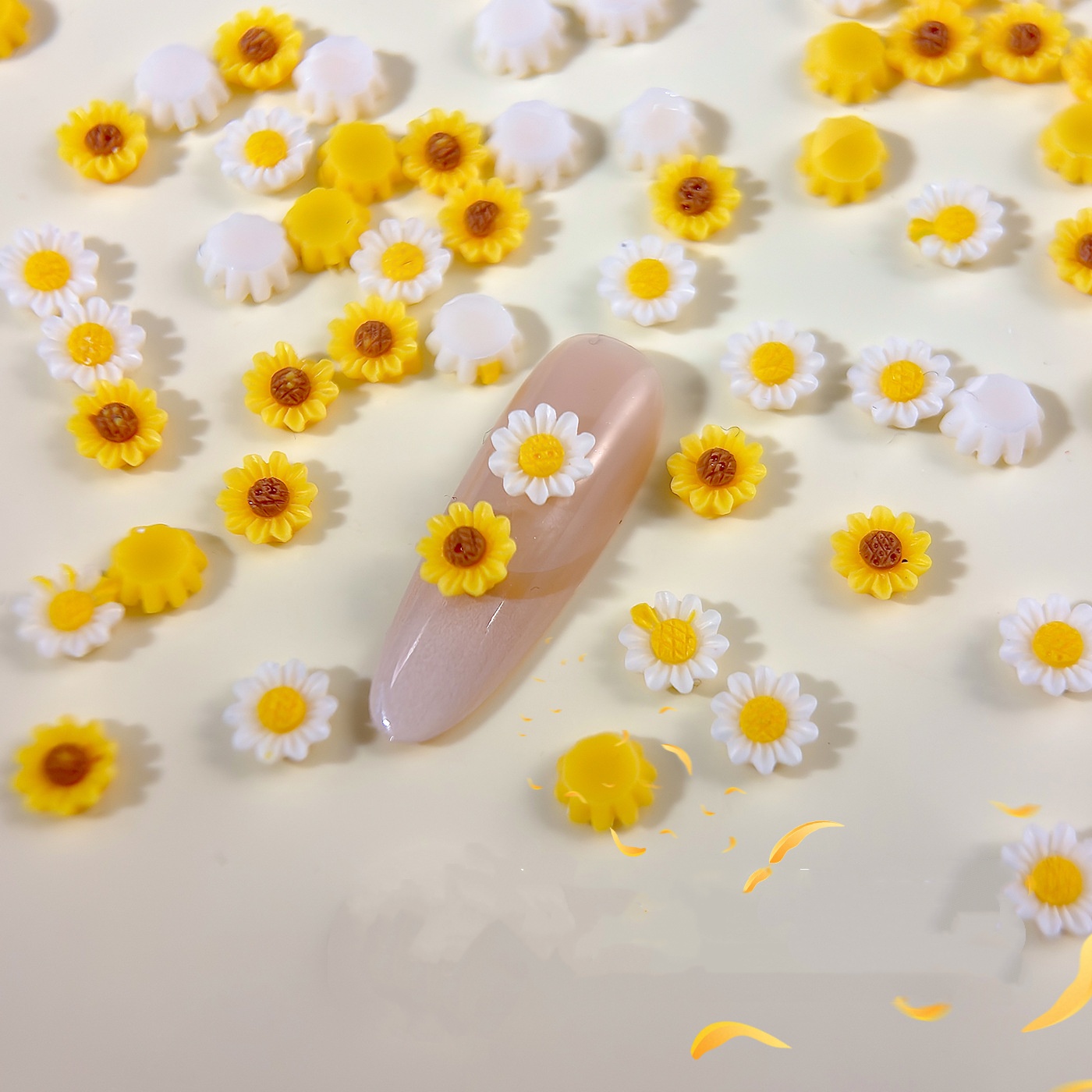 Art Craft Yellow Springs - 50Pcs Realistic Resin Mini Daisy Nail