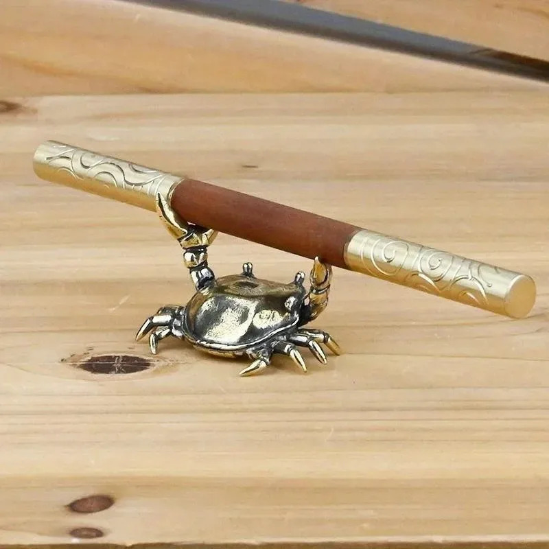 Brass Crab Sculpture Weightlif - Art Craft Furniture recension och pris